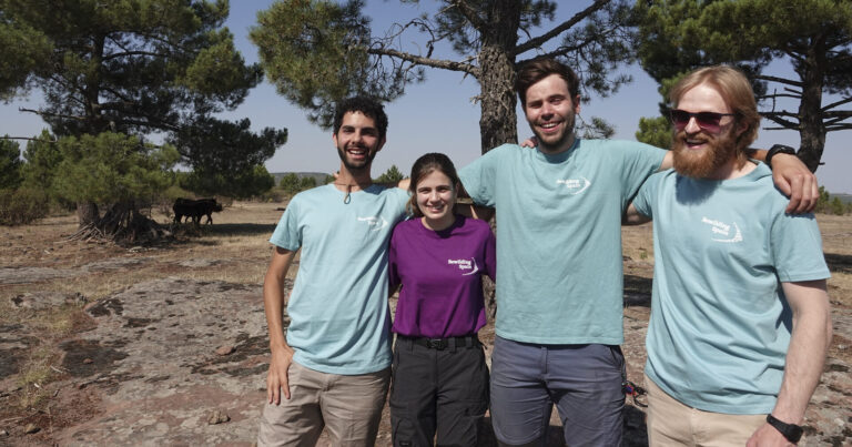 Volunteer programme inspires rewilding ambassadors in the Iberian Highlands